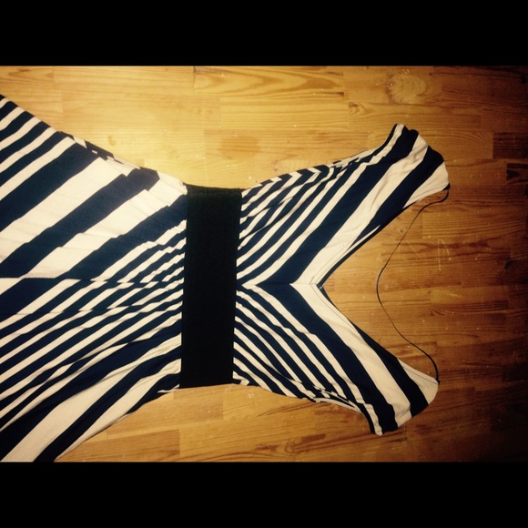 Adorable knit dress. Cute, comfortable, stylish! - Picture 2 of 3