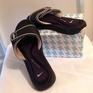 Brand new pair of sandals