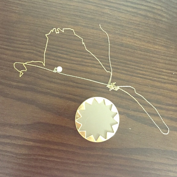 House of Harlow 1960 sunburst leather necklace