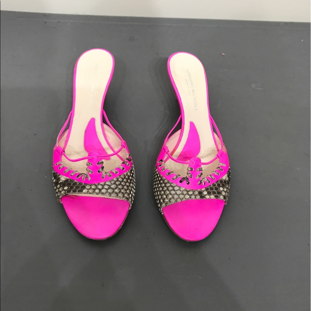 New Alessandro del Aqua hot pink size 38 slips.