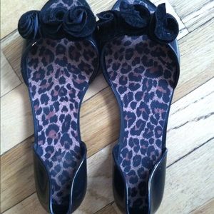 Forever 21 black rosette open toe flats