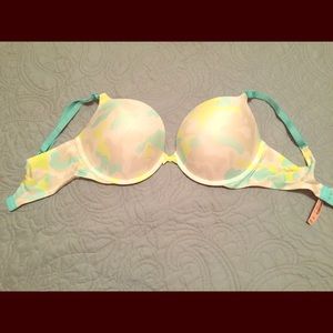 NWT Victoria's Secret push up bra 34DD