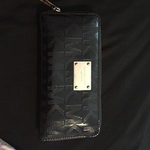 Micheal kors wallet