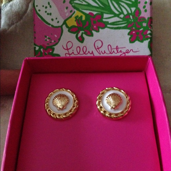 Lilly Pulitzer shell earrings