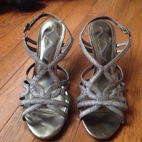 Nina grey metallic sandals