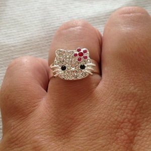 Hello kitty ring