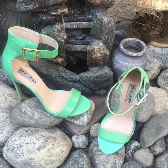 Heels - Picture 2 of 3