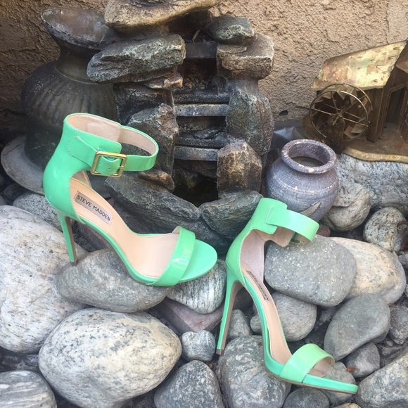 Heels - Picture 3 of 3