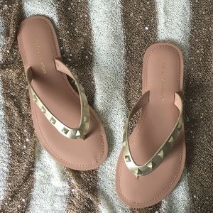 🎉2x HP🎉 Rebecca Minkoff Studded Thong Sandal
