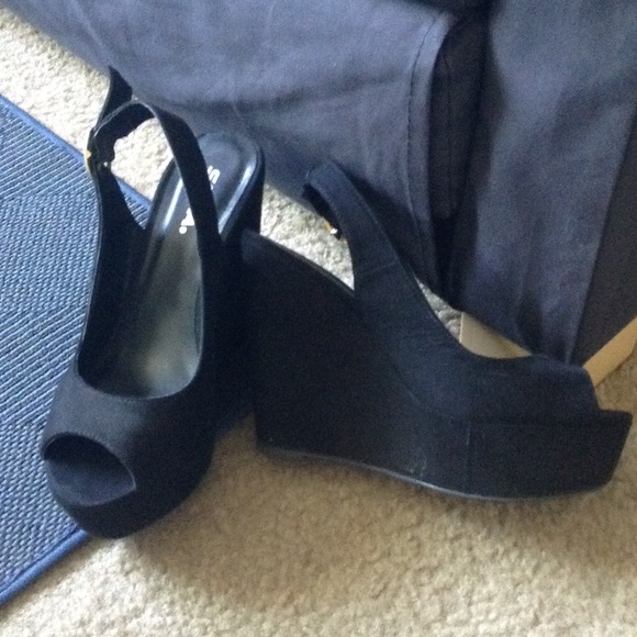 Black, Open-Toed Wedges