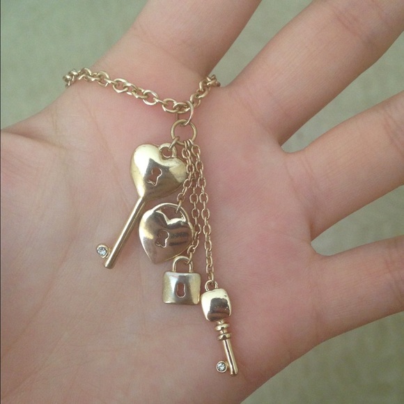 Forever 21 lock and key necklace - Picture 2 of 2