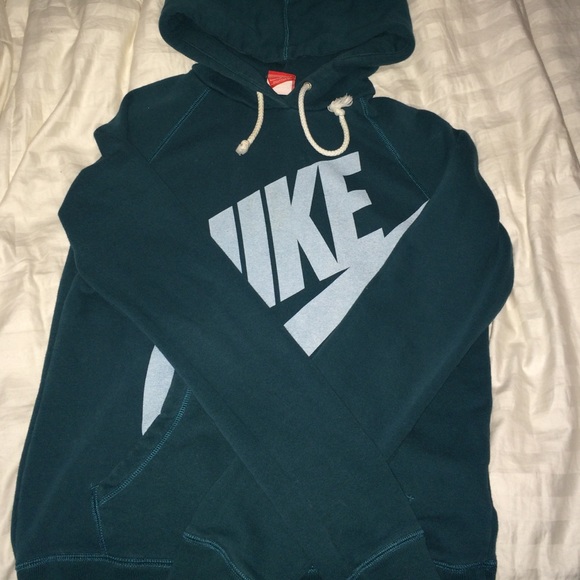 (SOLD) Nike Hoodie - Picture 3 of 4