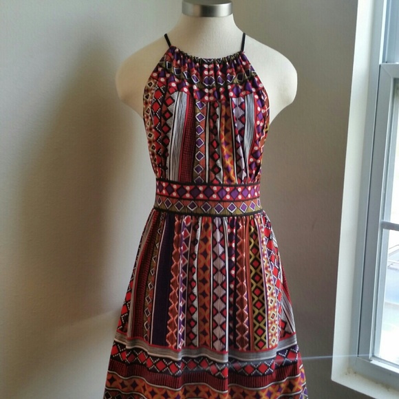 Maggy London Dresses & Skirts - MAGGI LONDON.BEAUTIFUL DRESS $22.FINAL PRICE