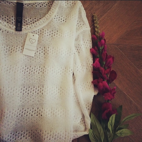 Aeropostale Tops - Nwt  white top 🎀