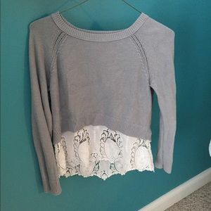American eagle crop sweater w white lace at bottom