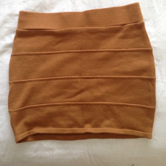 Fitted mini skirt - Picture 1 of 2
