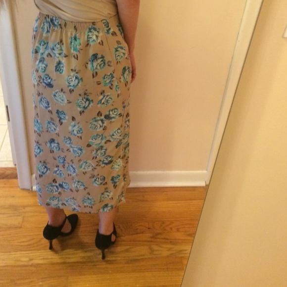 SOPRANO flirted tan skirt. - Picture 2 of 4
