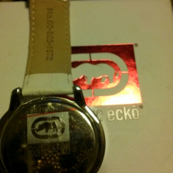 Women\'s Marc Ecko white leather watch
