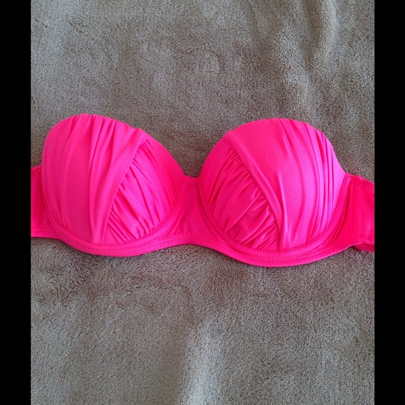LAST CALL Coral bikini top