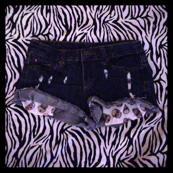 Sugar skull denim shorts