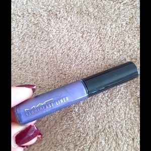 Mac liquid last eyeliner
