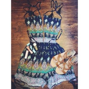 💕💋SOLD🌼 Aztec romper🌼