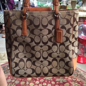 Small hang bag coach