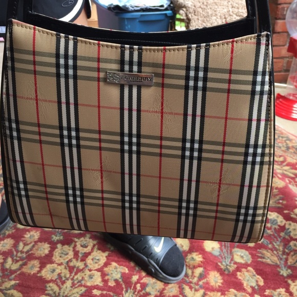 Nice small handbag Burberry