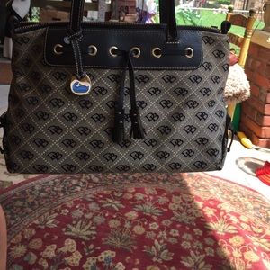 Handbag Dooney & bourke