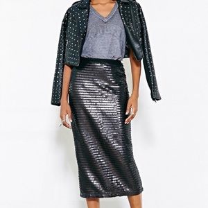 Reserved 💗 NWOT Sequin Midi Skirt
