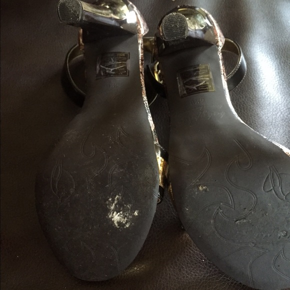 Baby Phat Gold/ Black Heels - Picture 3 of 3