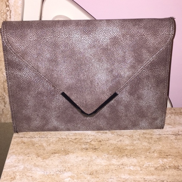 A "clutch" purse!