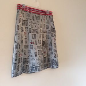 👗 REDUCED European grey skirt with red accents