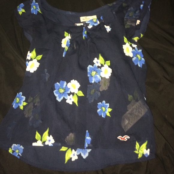 Hollister top