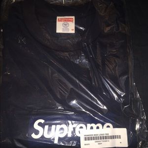 Supreme Yankees Box Logo Tee Size M