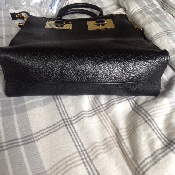 SOLD Sophie Hulme Black Pebbled Leather Zip Tote - Picture 2 of 4
