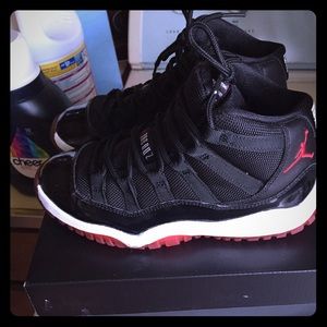 Boys Jordan 11 (bred)