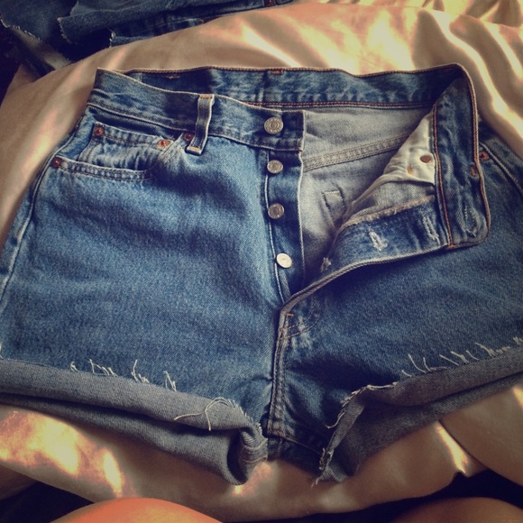 VINTAGE Levi's four button high waisted shorts