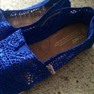 TOMS - Royal blue crochet 💙🌸
