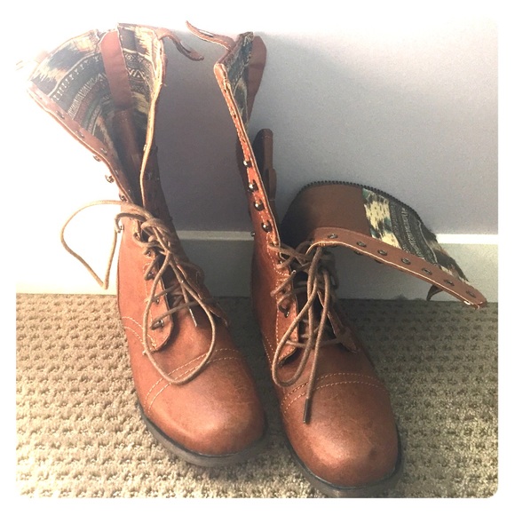 Combat boots