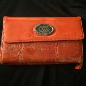 D&G wallet