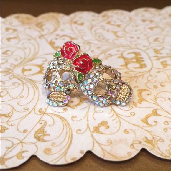 Jewelry - Sugar skull post earrings add to a bundle for $5.