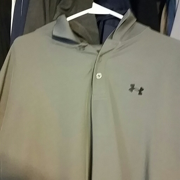 Male Under Armour short sleeve golf shirt