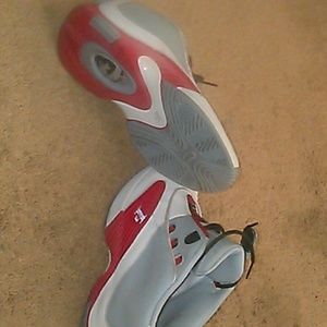 Reebok Iverson "Answer IV" Retro