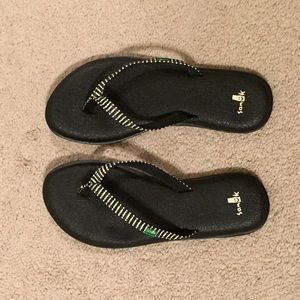 EUC Sanuk Yoga Mat Sandals Size 6