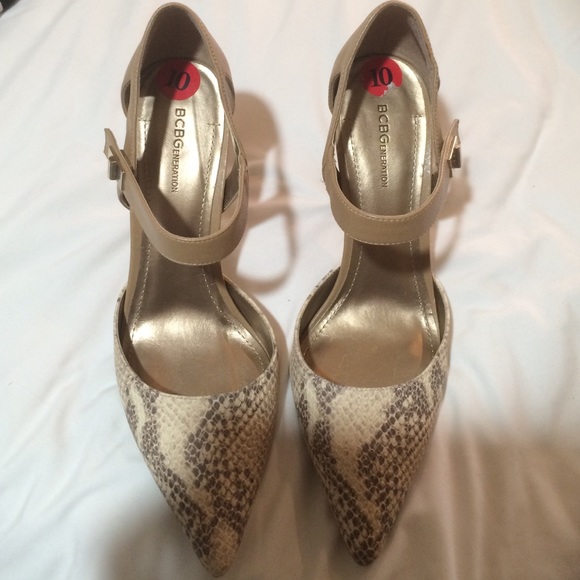 Brand new bcbg heals!