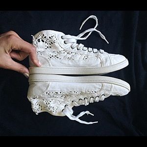 Roxy Size 6.5 Lace White Sneakers