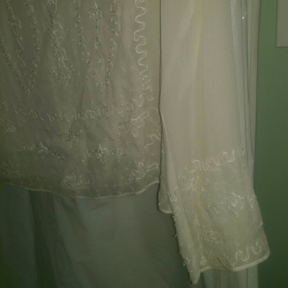 Beautiful embroidered beaded silk - Picture 2 of 4