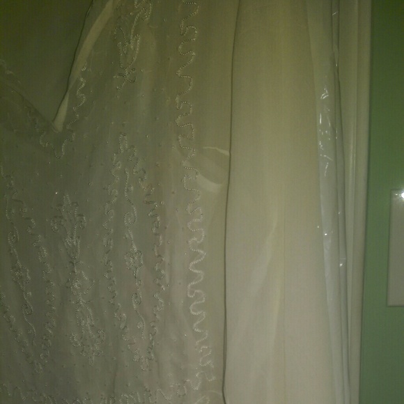 Beautiful embroidered beaded silk - Picture 3 of 4