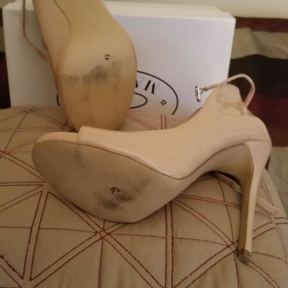 Shoes - Picture 3 of 4